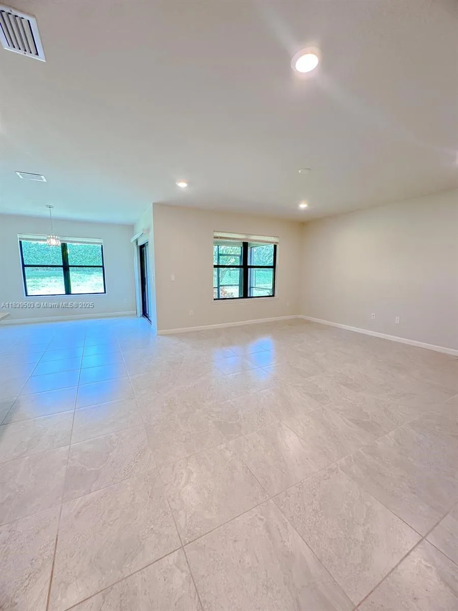 5253 Jasper Sq # 5253, Vero Beach, FL 32967 photo 4