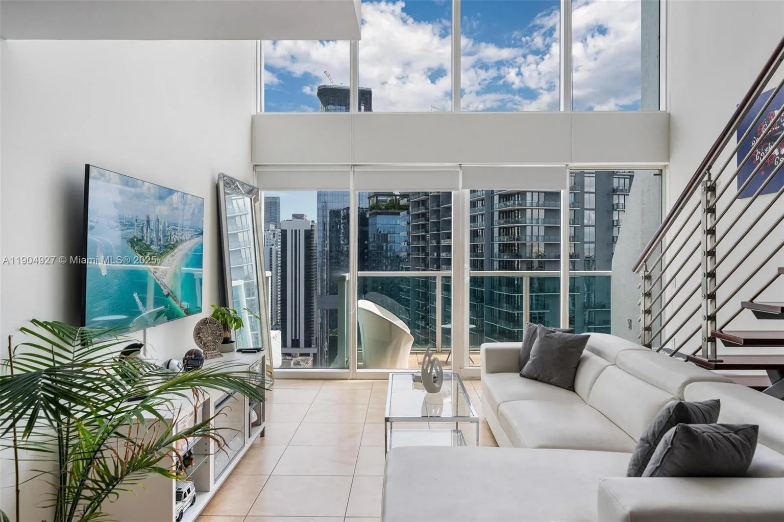 41 SE 5th St # 2414, Miami, FL 33131 photo 3