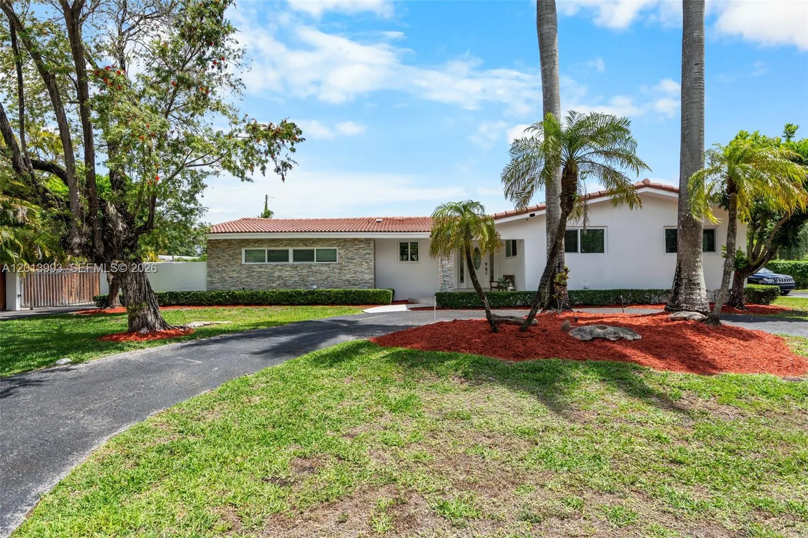 12425 SW 91st Ave, Miami, FL 33176 photo 2