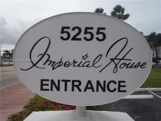 5255 Collins # 1A, Miami Beach, FL 33140