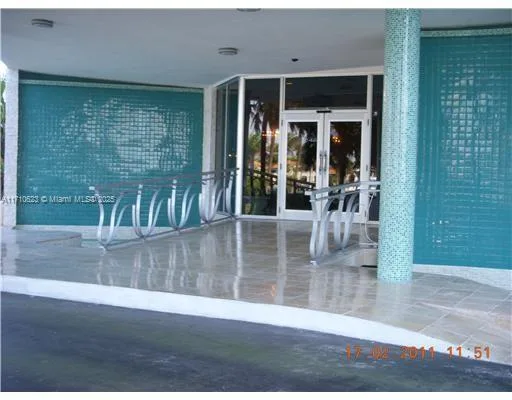 5255 Collins # 1A, Miami Beach, FL 33140 photo 4