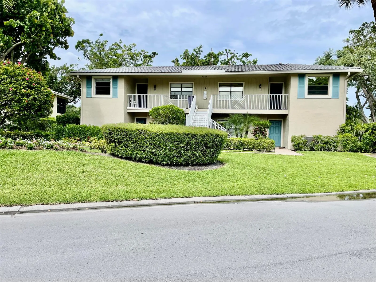 1 WESTGATE Lane # 1B, Boynton Beach, FL 33436