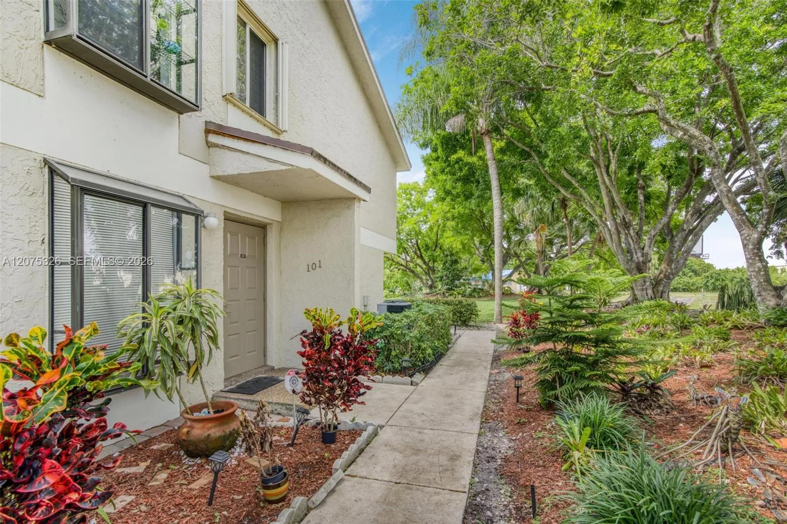 709 Gardens Dr # 101, Pompano Beach, FL 33069 photo 4