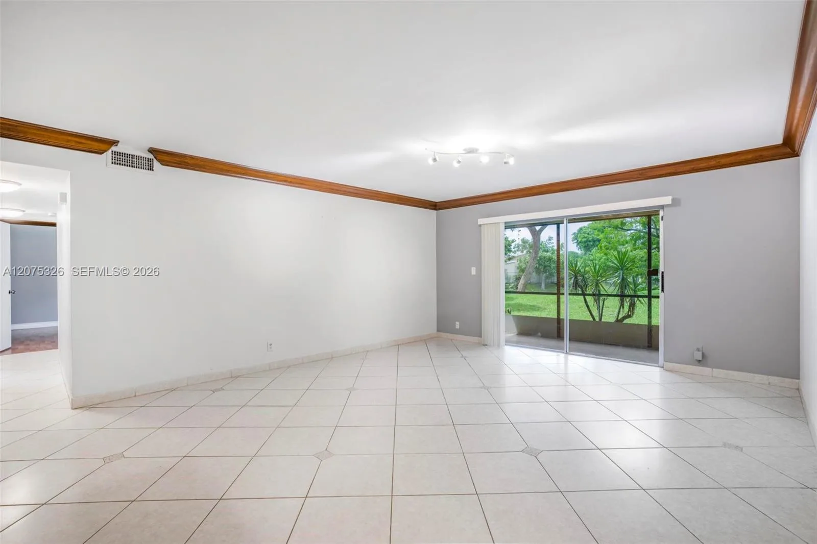 709 Gardens Dr # 101, Pompano Beach, FL 33069 photo 5