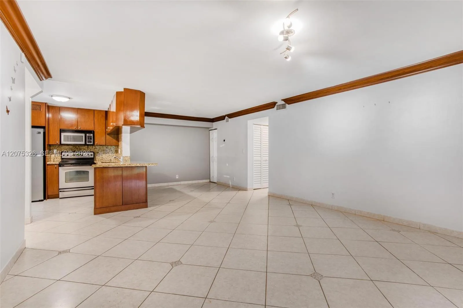 709 Gardens Dr # 101, Pompano Beach, FL 33069 photo 8