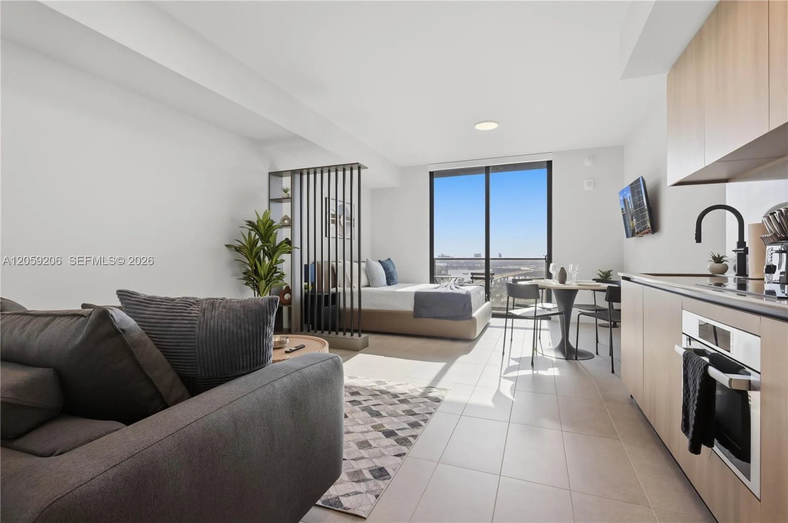 121 NE 5th St # 1800, Miami, FL 33132 photo 3