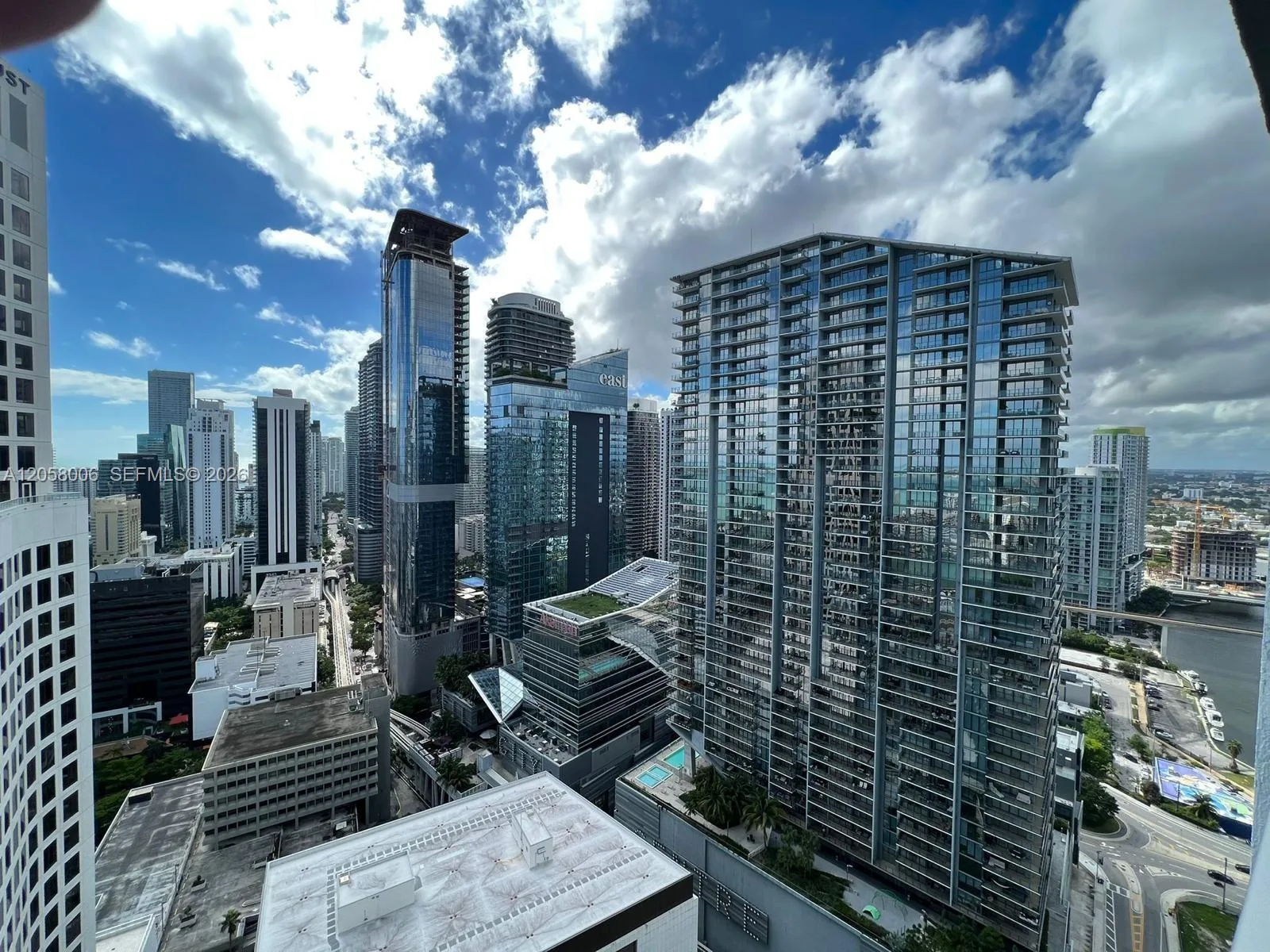 55 SE 6th St # 3906W, Miami, FL 33131