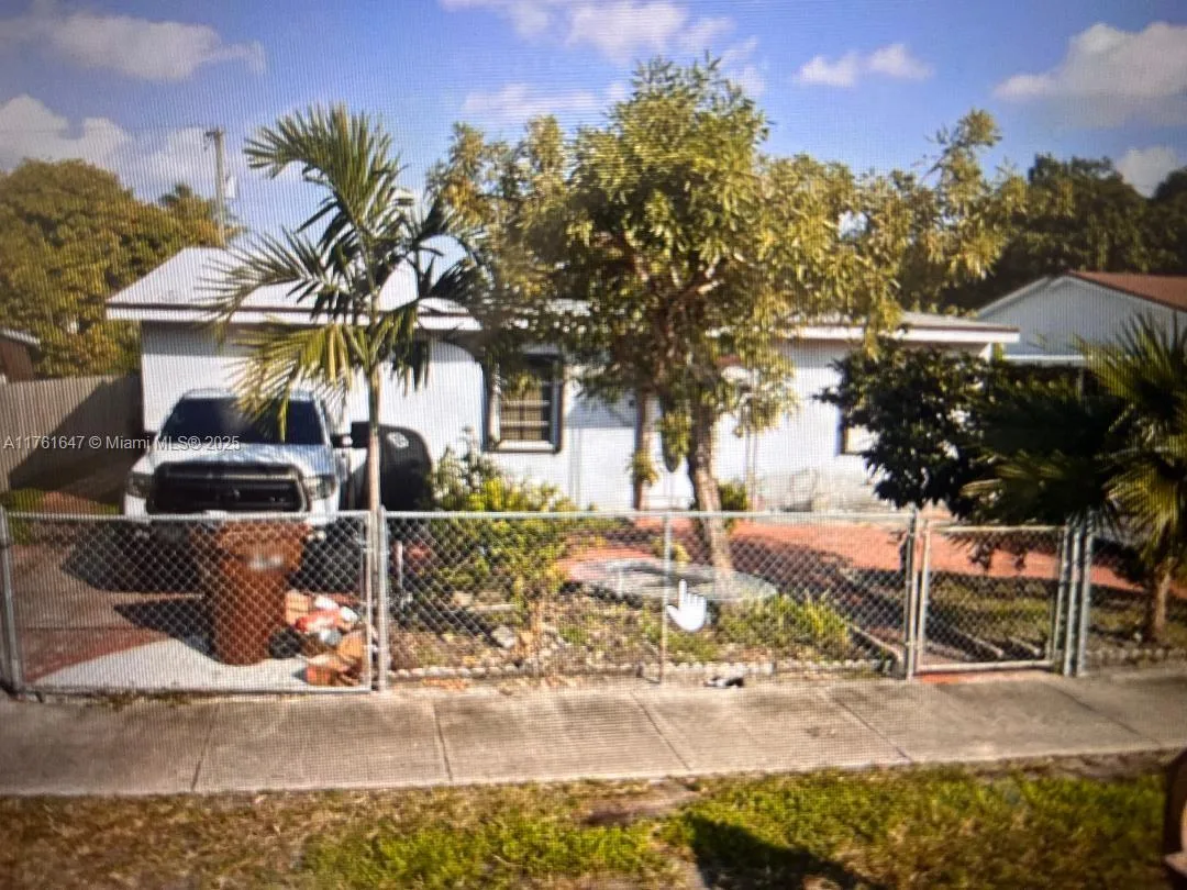 625 E 28th St, Hialeah, FL 33013 photo 2
