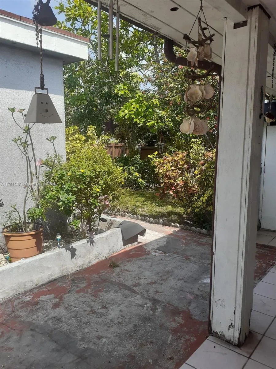 625 E 28th St, Hialeah, FL 33013 photo 5