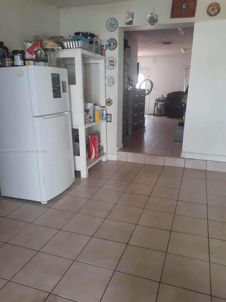 625 E 28th St, Hialeah, FL 33013 photo 8