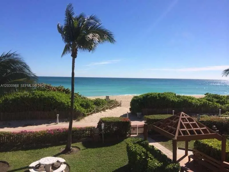 6767 Collins Ave # 206, Miami Beach, FL 33141