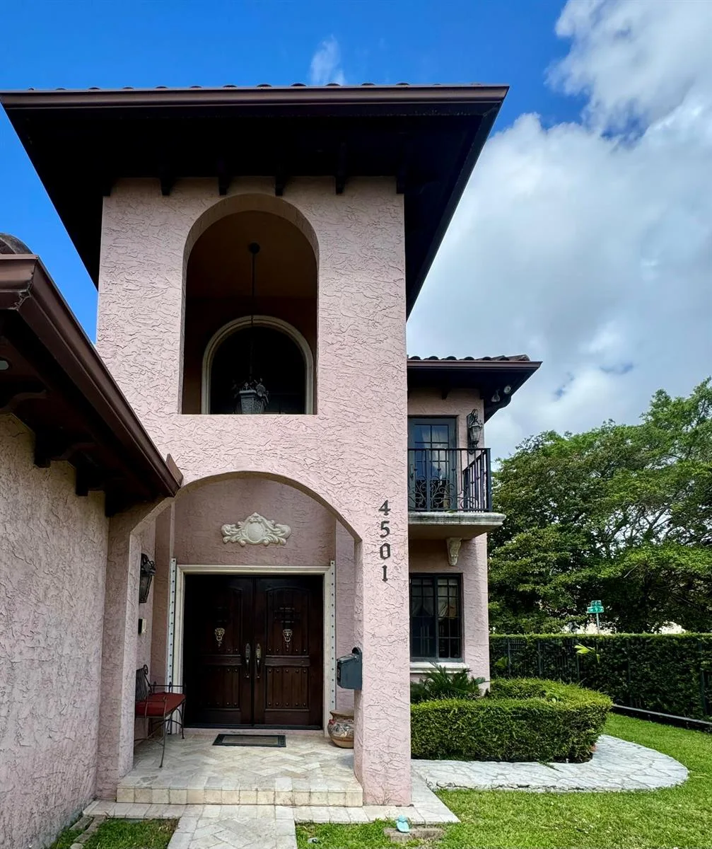 4501 SW 10th Street, Miami, FL 33134 photo 4