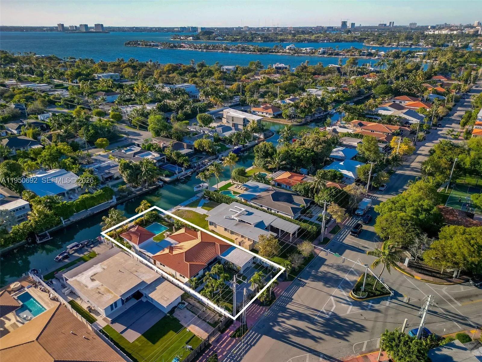 7770 Hawthorne Ave, Miami Beach, FL 33141