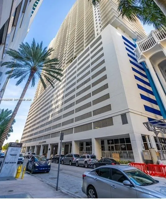 1200 Brickell Bay Dr # 3206, Miami, FL 33131