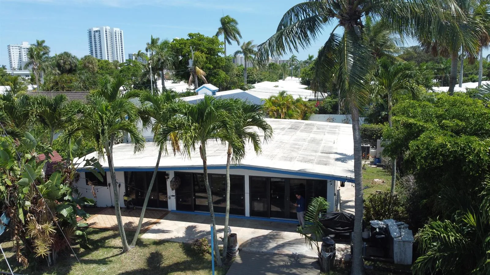 11 SUNSET Lane, Lauderdale By The Sea, FL 33062 photo 2