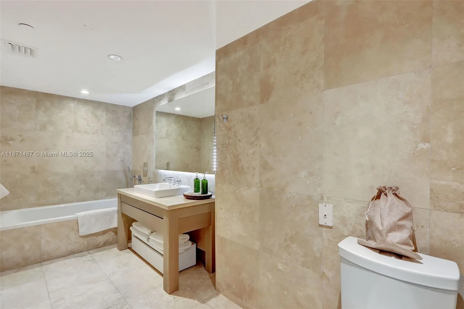 102 24th St # 1213, Miami Beach, FL 33139 photo 12