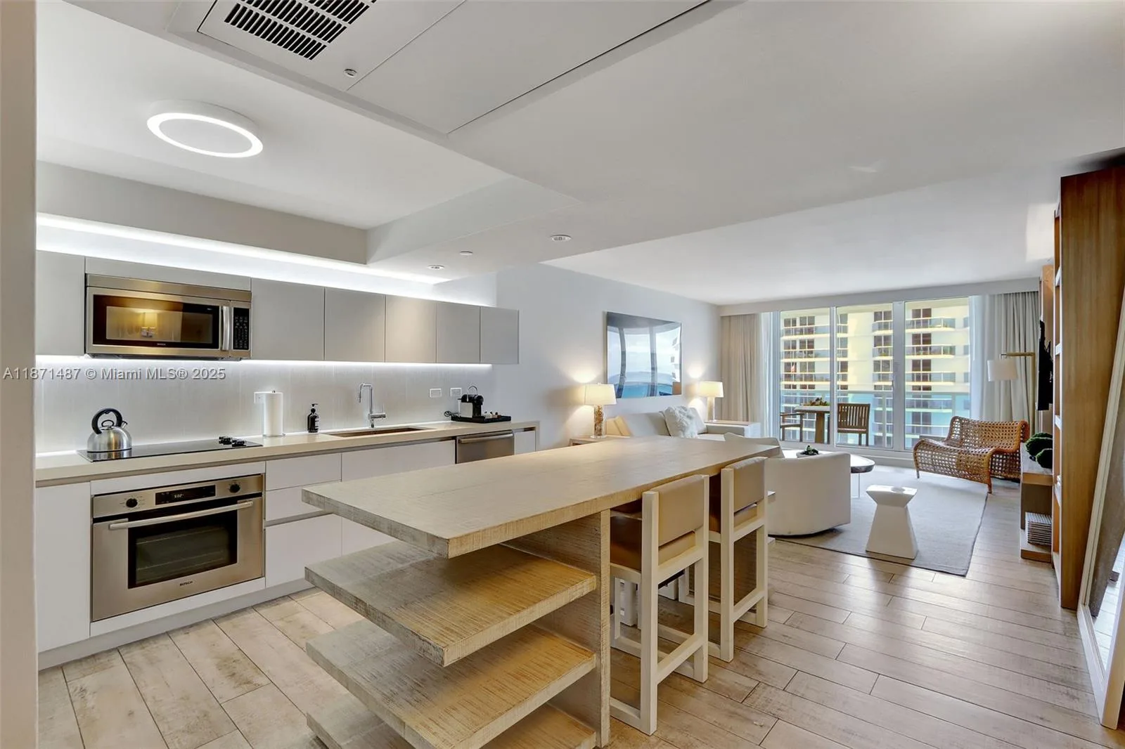 102 24th St # 1213, Miami Beach, FL 33139 photo 4