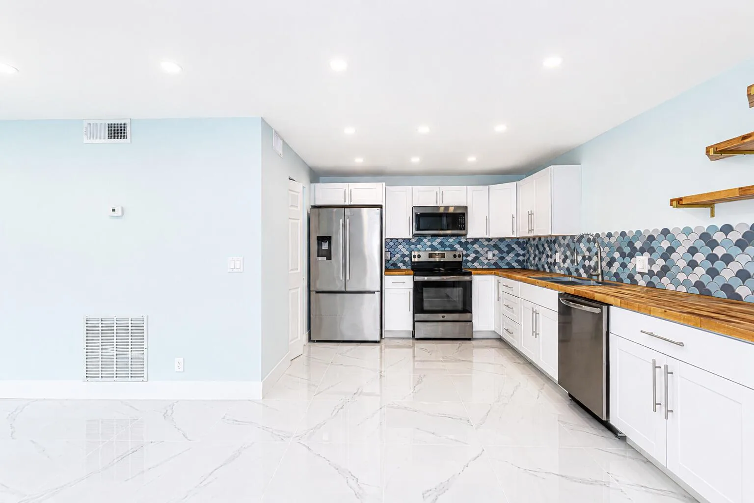 303 Knotty Pine Circle # A-1, FL 33463 photo 4