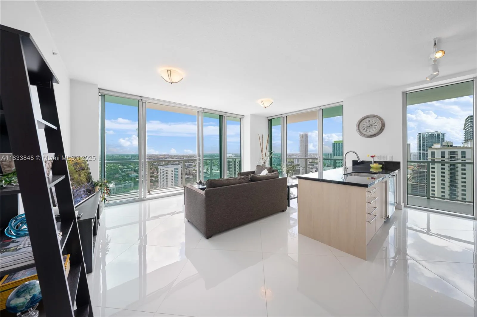 79 SW 12th St # 3812S, Miami, FL 33130