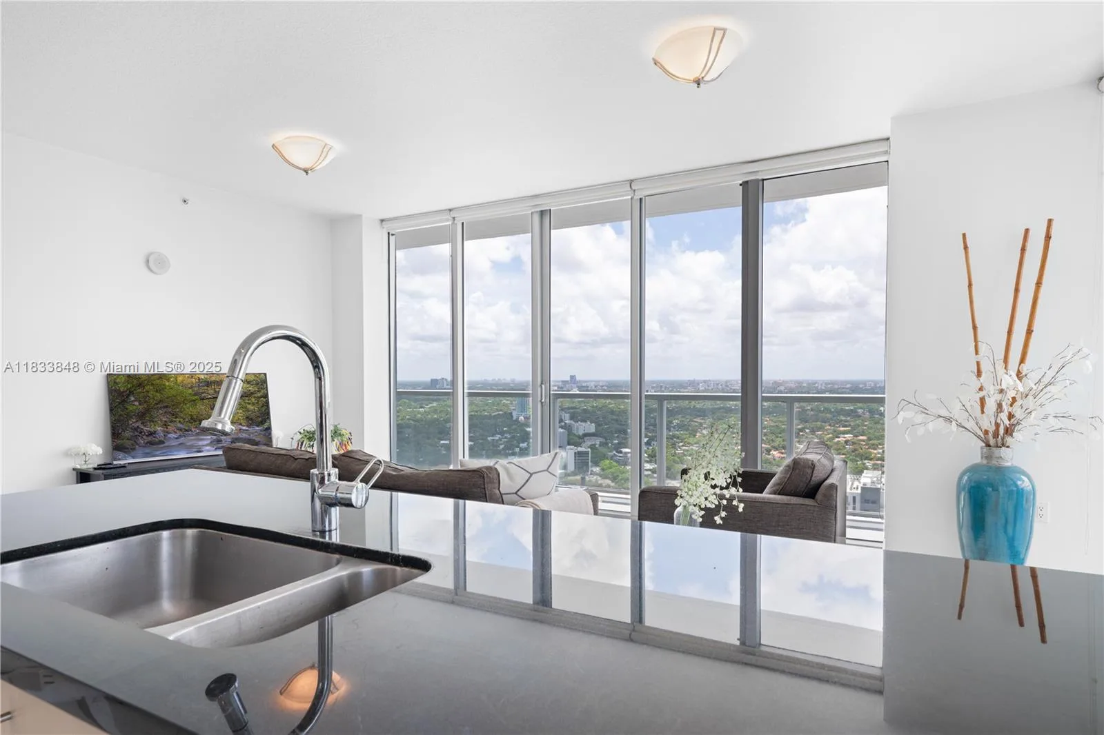 79 SW 12th St # 3812S, Miami, FL 33130 photo 6