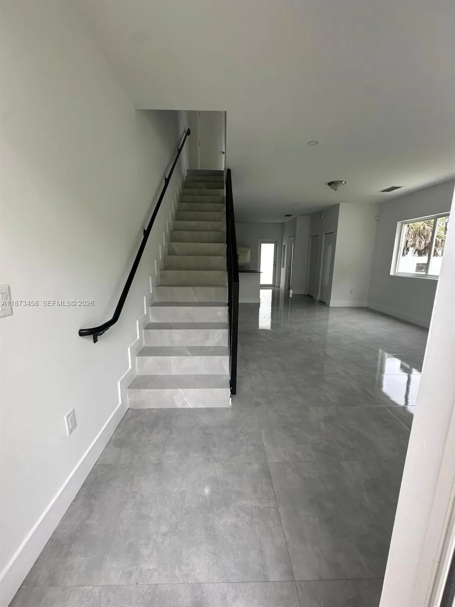 723 NW 19th Ave # B, Fort Lauderdale, FL 33311 photo 5
