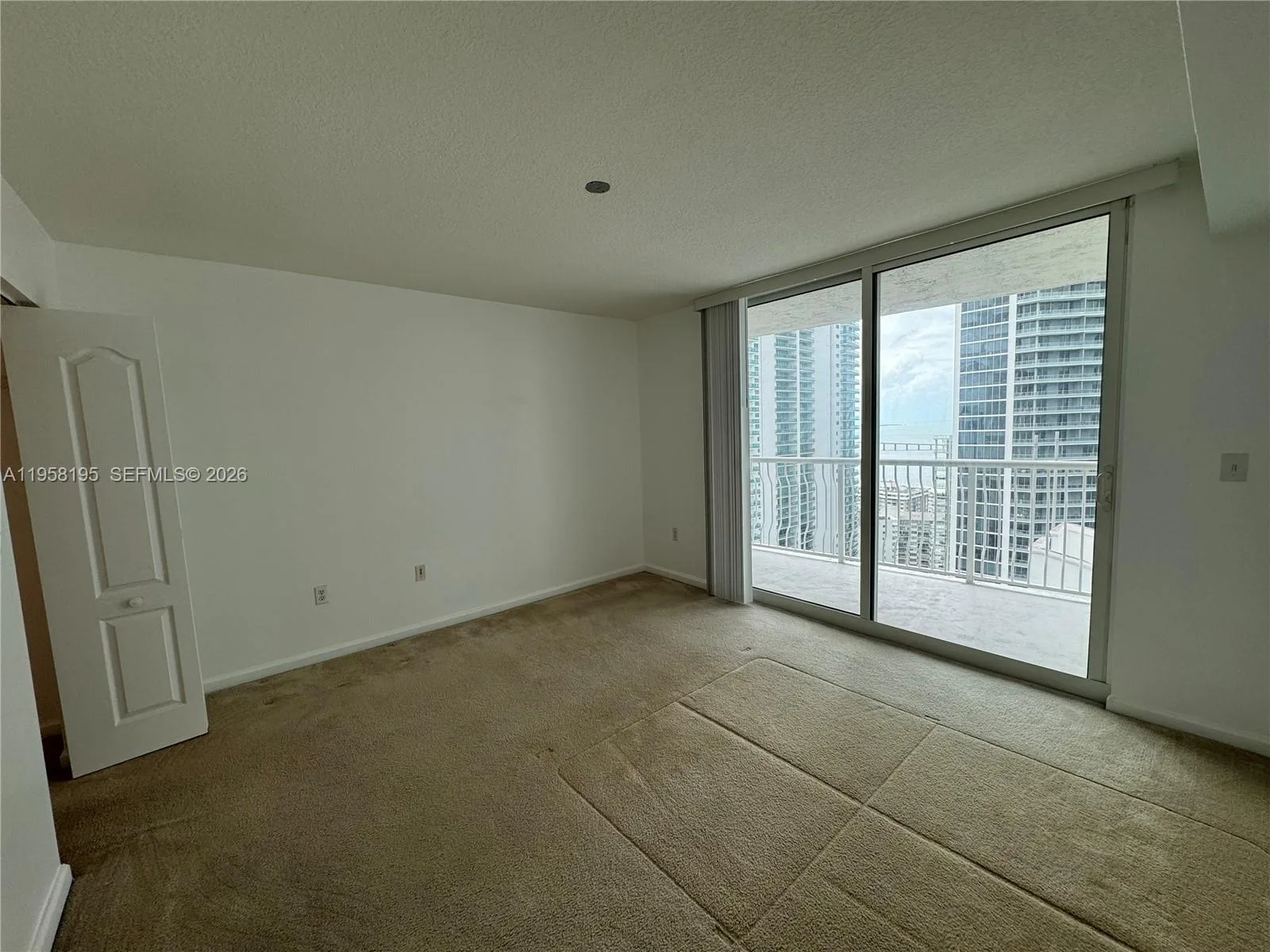 1200 BRICKELL BAY DR # 3405, Miami, FL 33131 photo 9