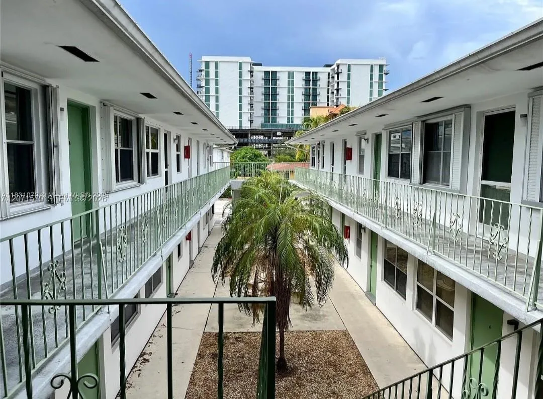 1824 Monroe St # 8, Hollywood, FL 33020