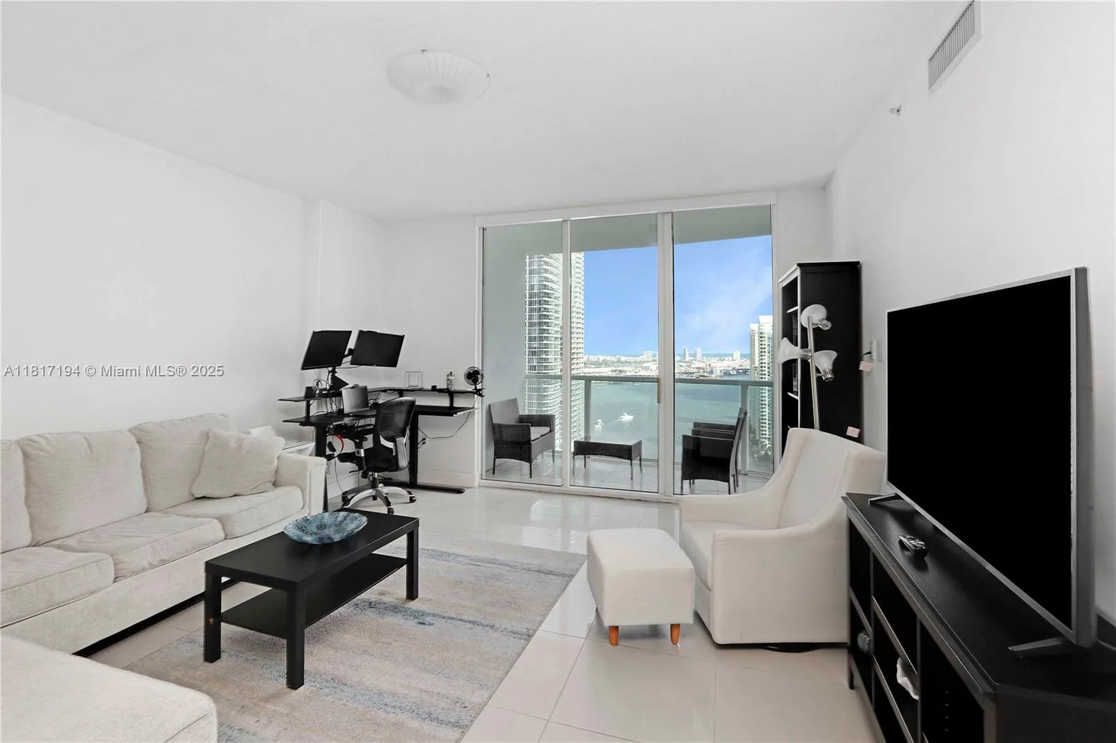31 SE 5th St # 3916, Miami, FL 33131 photo 10