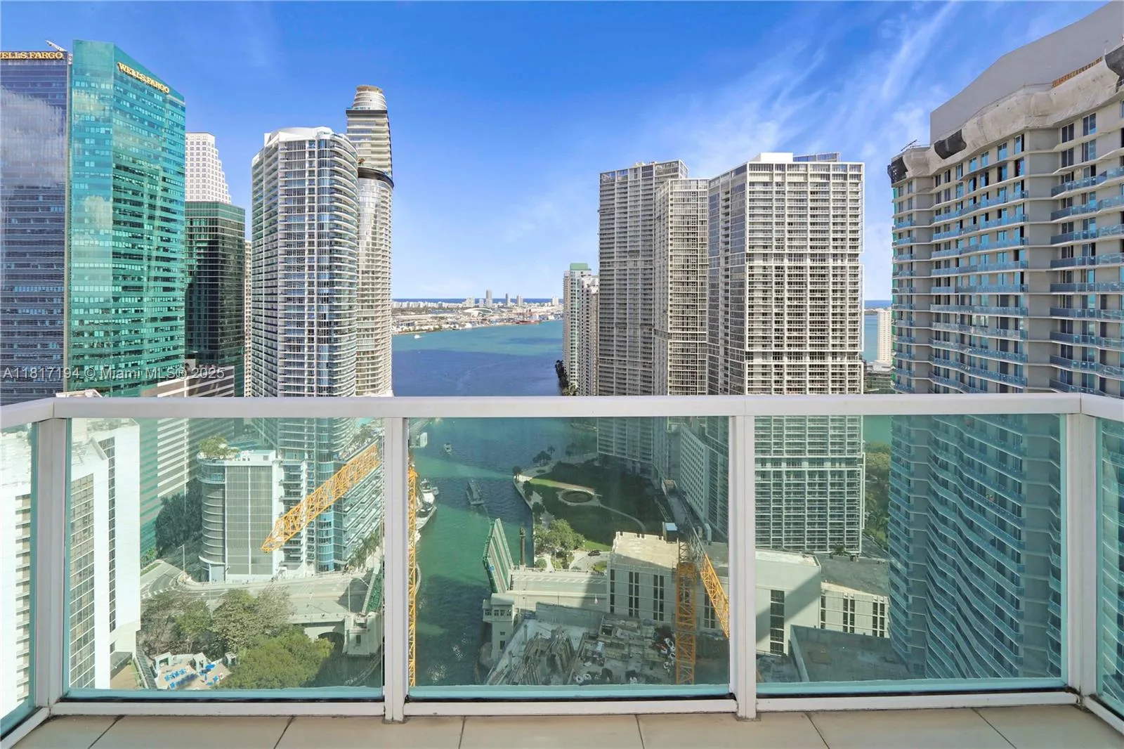 31 SE 5th St # 3916, Miami, FL 33131 photo 2