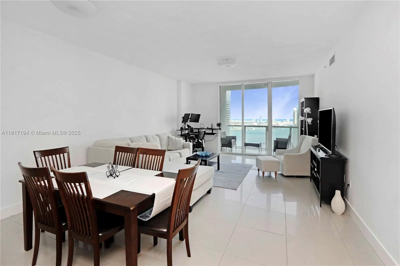 31 SE 5th St # 3916, Miami, FL 33131 photo 8
