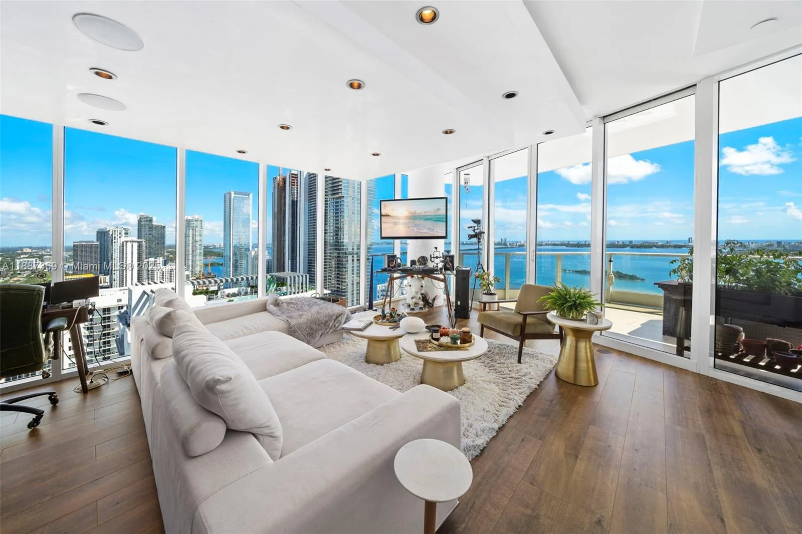 2020 N Bayshore Dr # 3501, Miami, FL 33137