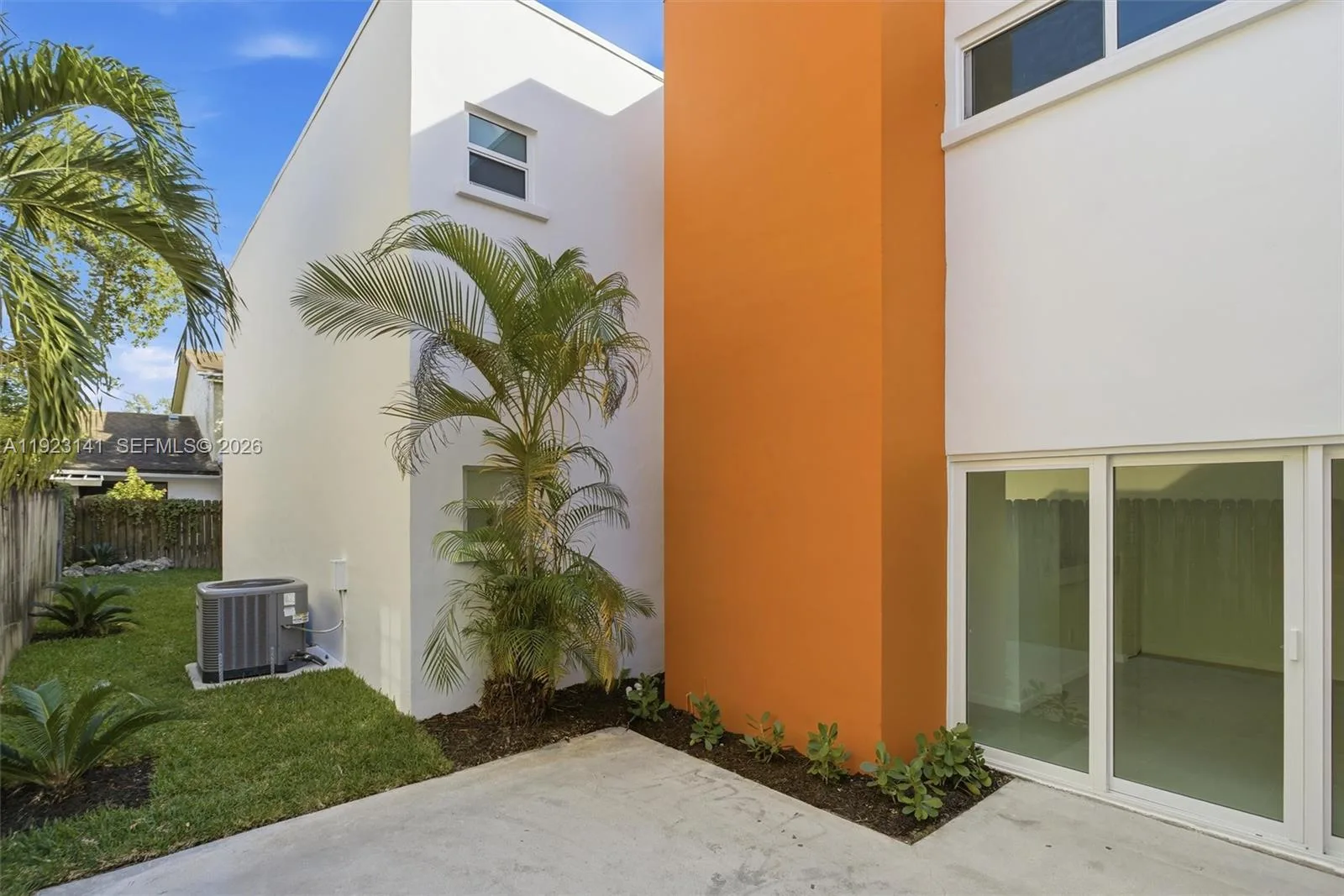 1045 SW 25th Ave, Miami, FL 33135 photo 11
