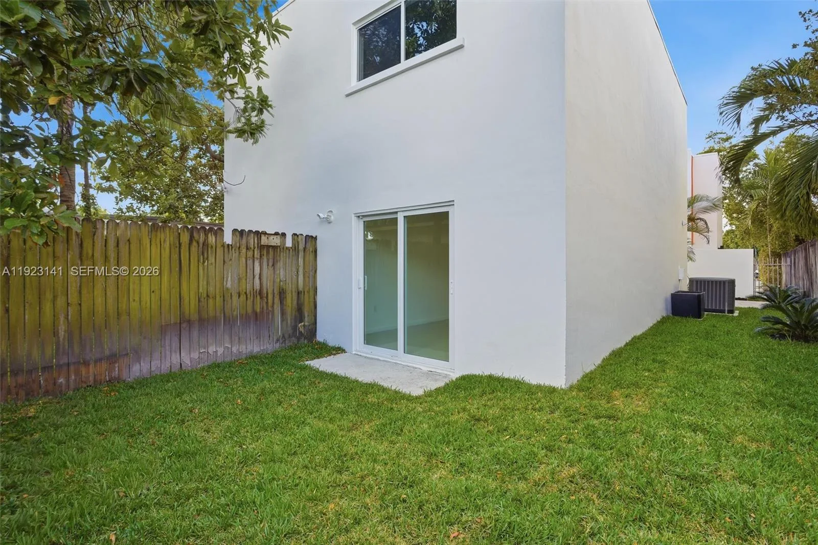 1045 SW 25th Ave, Miami, FL 33135 photo 12