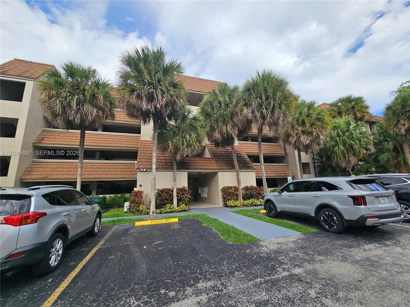 461 Ives Dairy Rd # 406-2, Miami, FL 33179