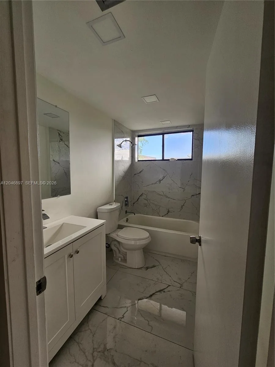 461 Ives Dairy Rd # 406-2, Miami, FL 33179 photo 12