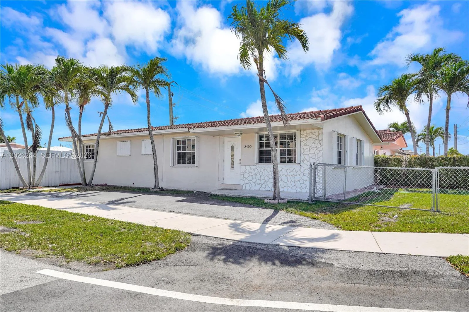 2400 SW 103rd Ct, Miami, FL 33165