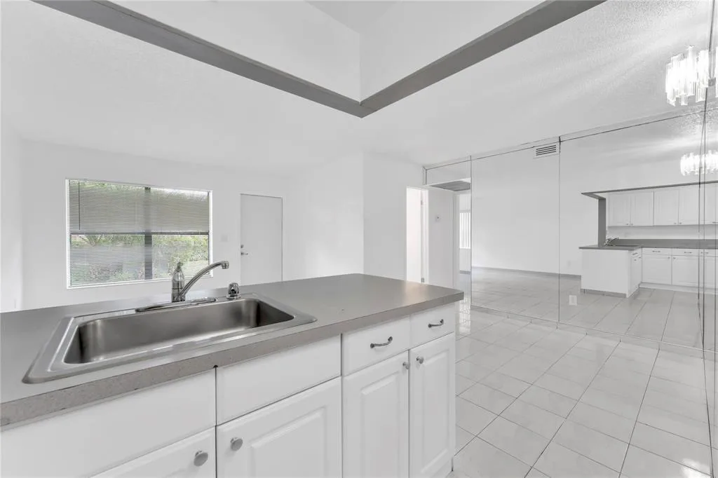 6705 W 26th Drive # 12-7, Hialeah, FL 33016 photo 5