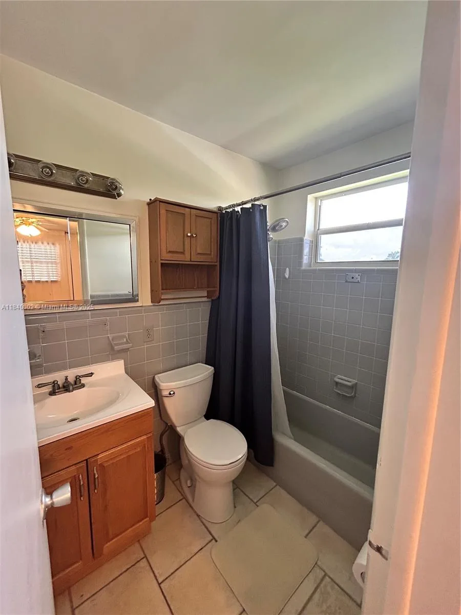 1717 Rodman St # 15, Hollywood, FL 33020 photo 12