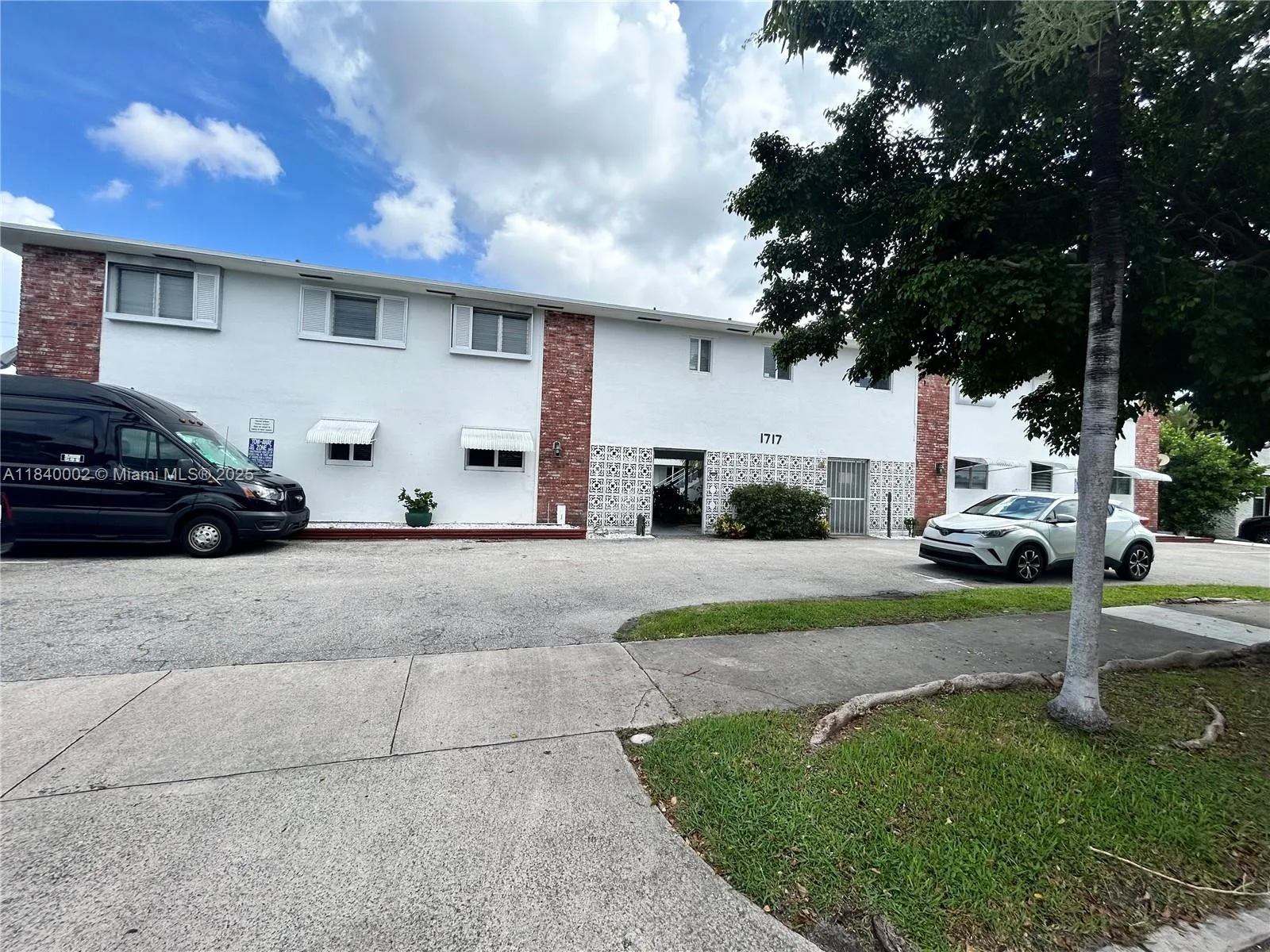 1717 Rodman St # 15, Hollywood, FL 33020 photo 13