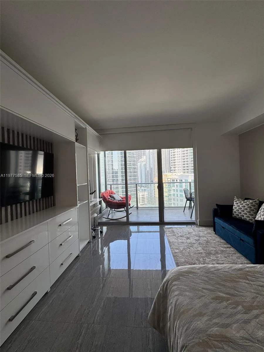1300 Brickell Bay Dr # 2512, Miami, FL 33131 photo 2