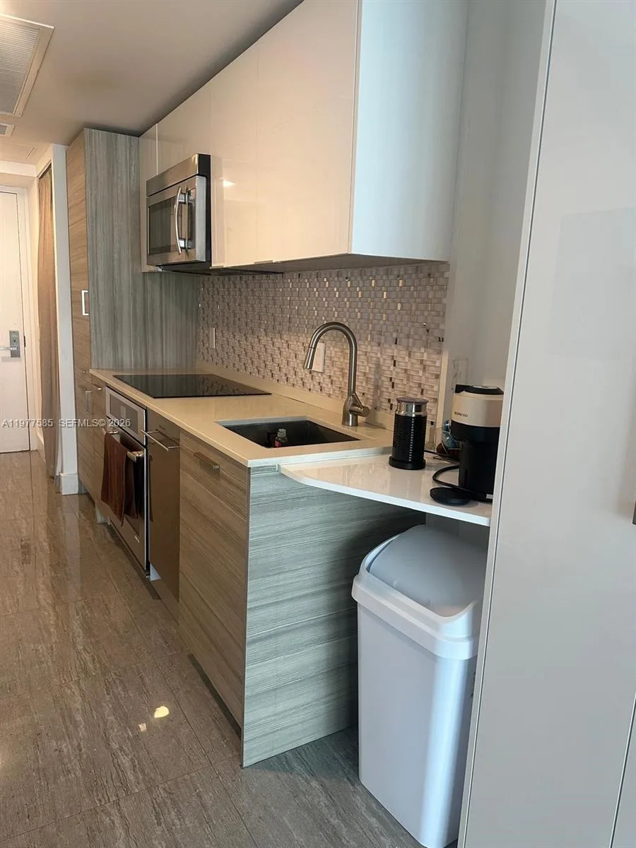1300 Brickell Bay Dr # 2512, Miami, FL 33131 photo 7