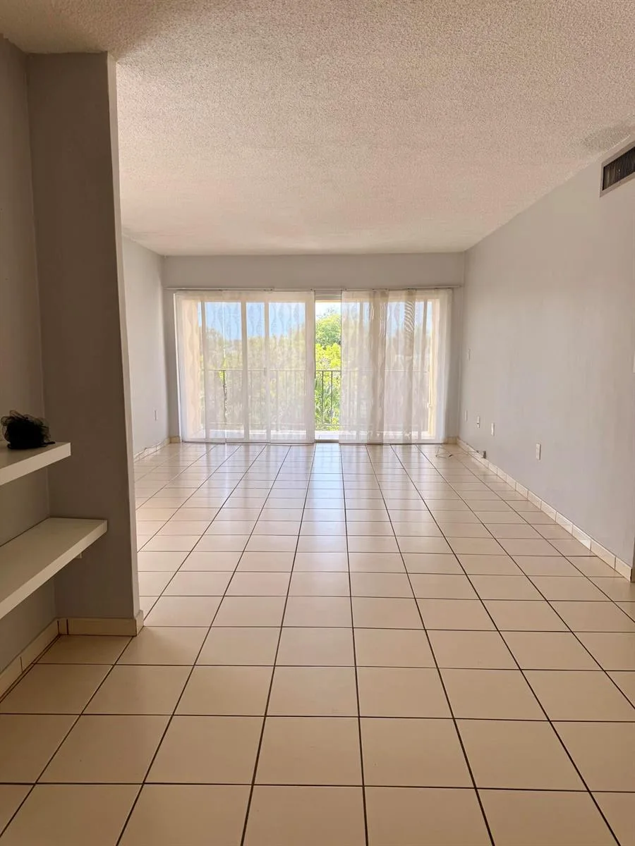 8775 Park Boulevard # 412, Miami, FL 33172