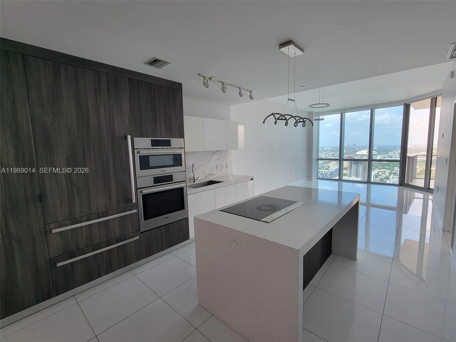 851 NE 1st Ave # 1806, Miami, FL 33132 photo 6