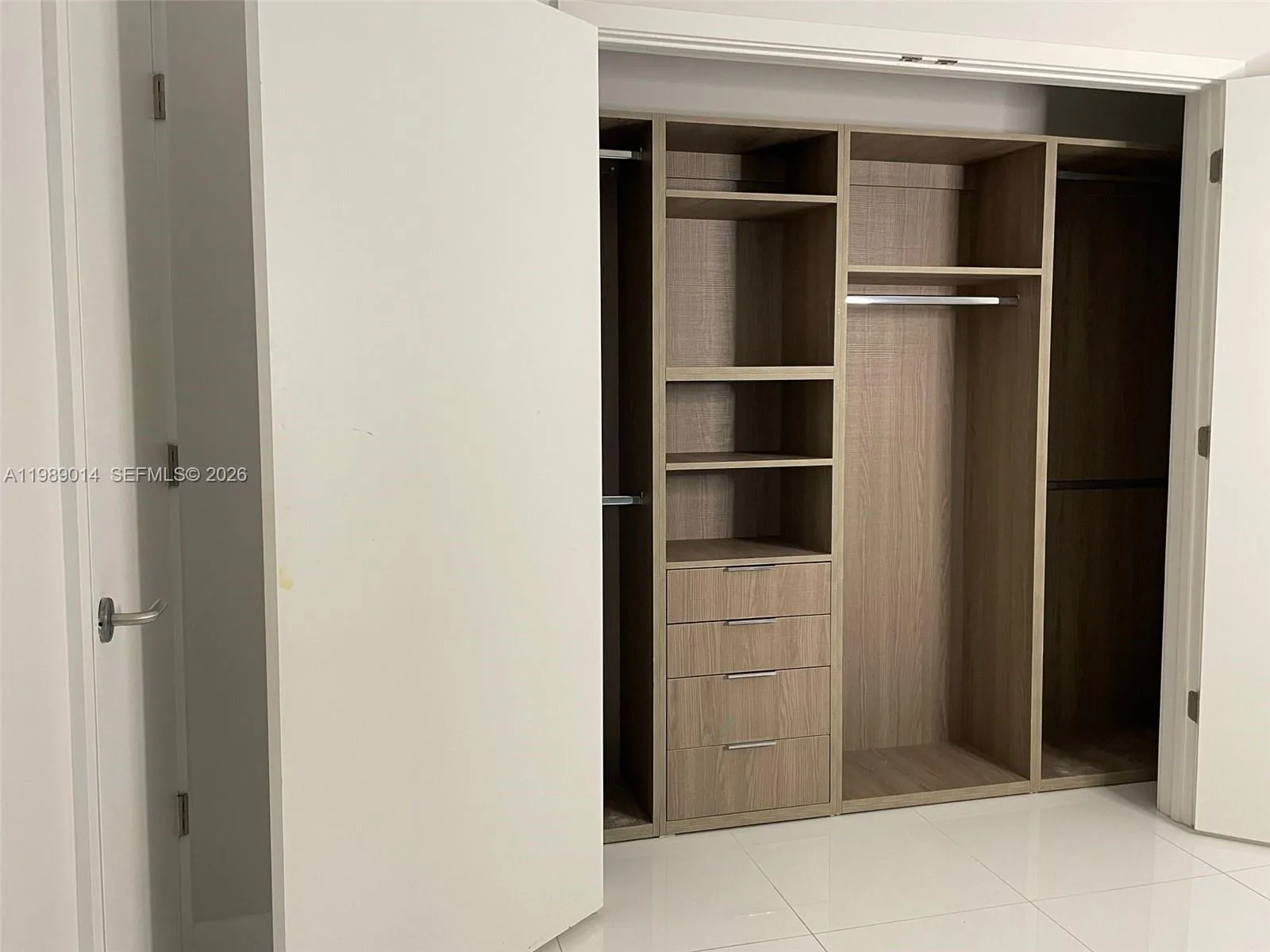 851 NE 1st Ave # 1806, Miami, FL 33132 photo 7