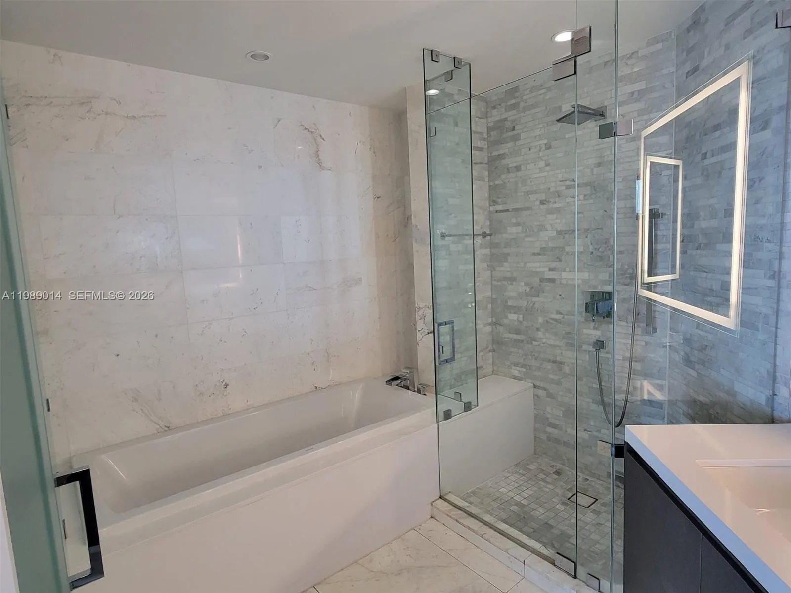 851 NE 1st Ave # 1806, Miami, FL 33132 photo 8