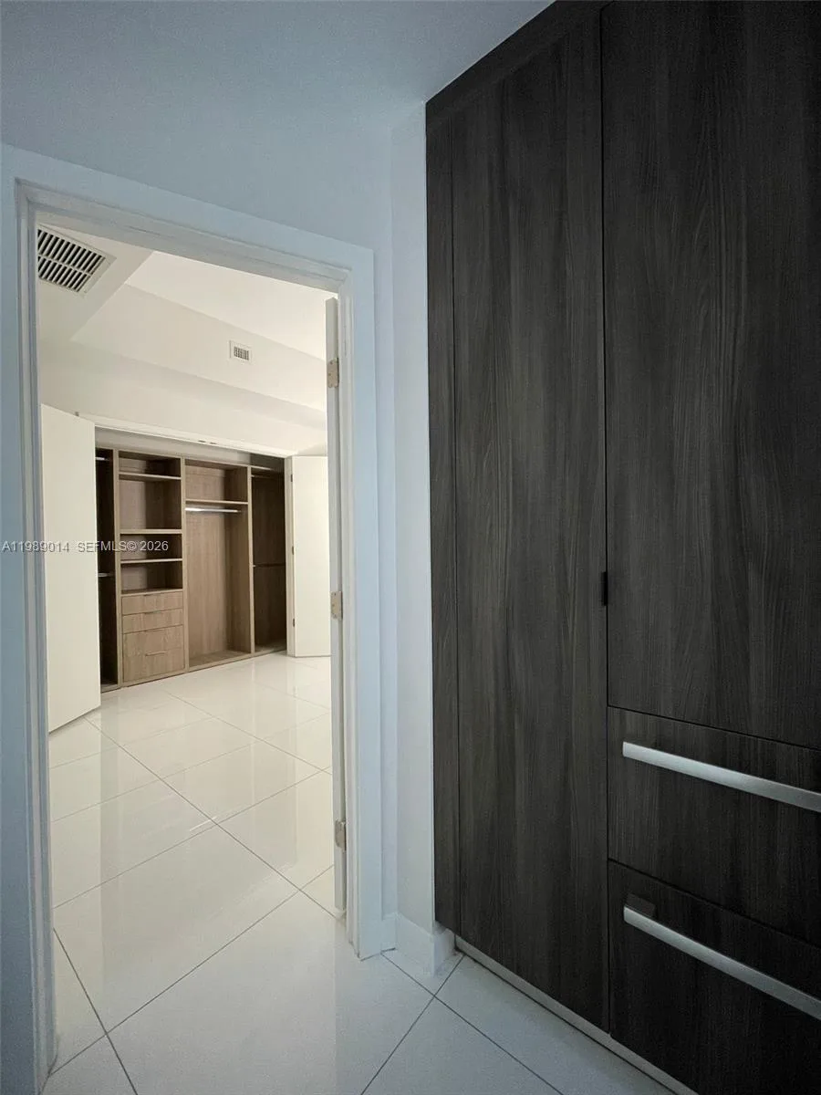 851 NE 1st Ave # 1806, Miami, FL 33132 photo 9