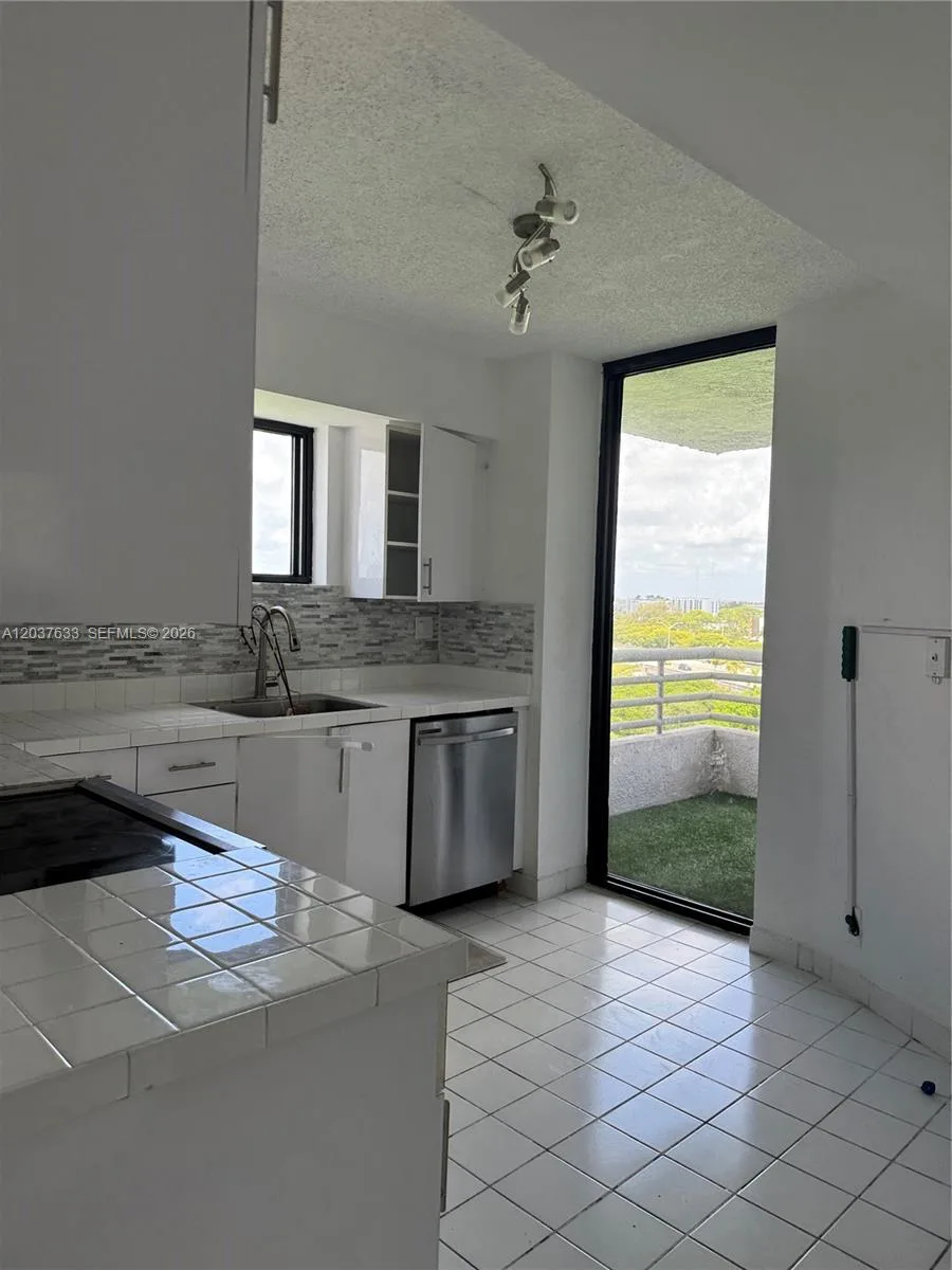 3300 NE 191st St # 1001, Aventura, FL 33180 photo 3