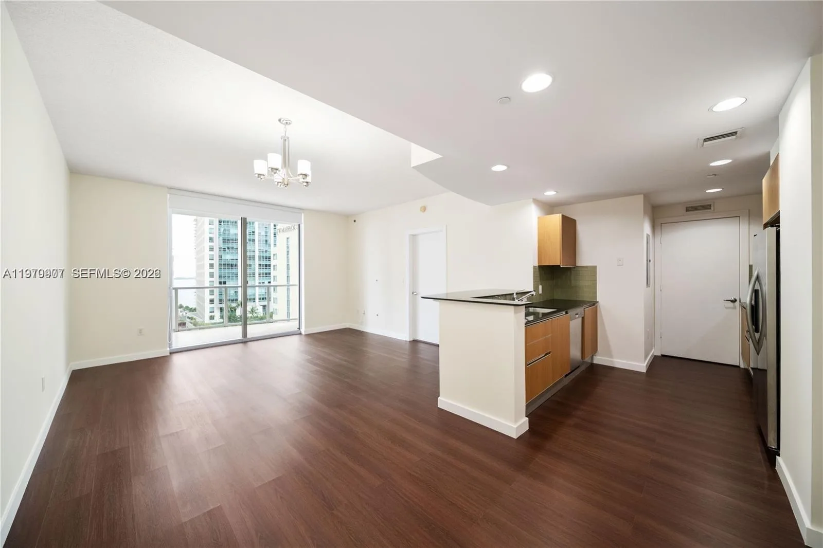 1060 Brickell Ave # 1605, Miami, FL 33131