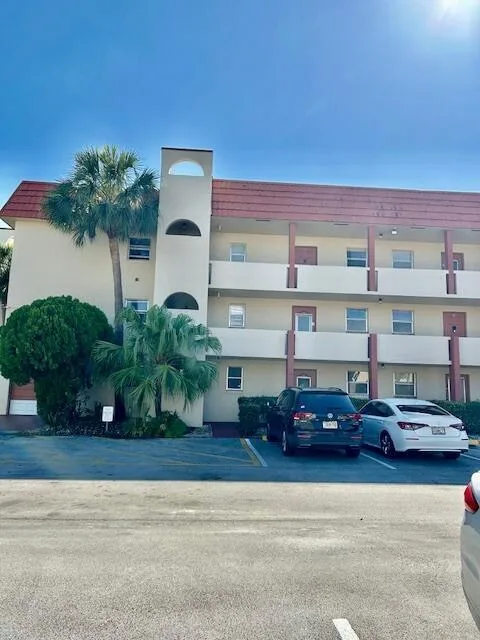 7960 Sunrise Lakes Drive N # 205, Sunrise, FL 33322