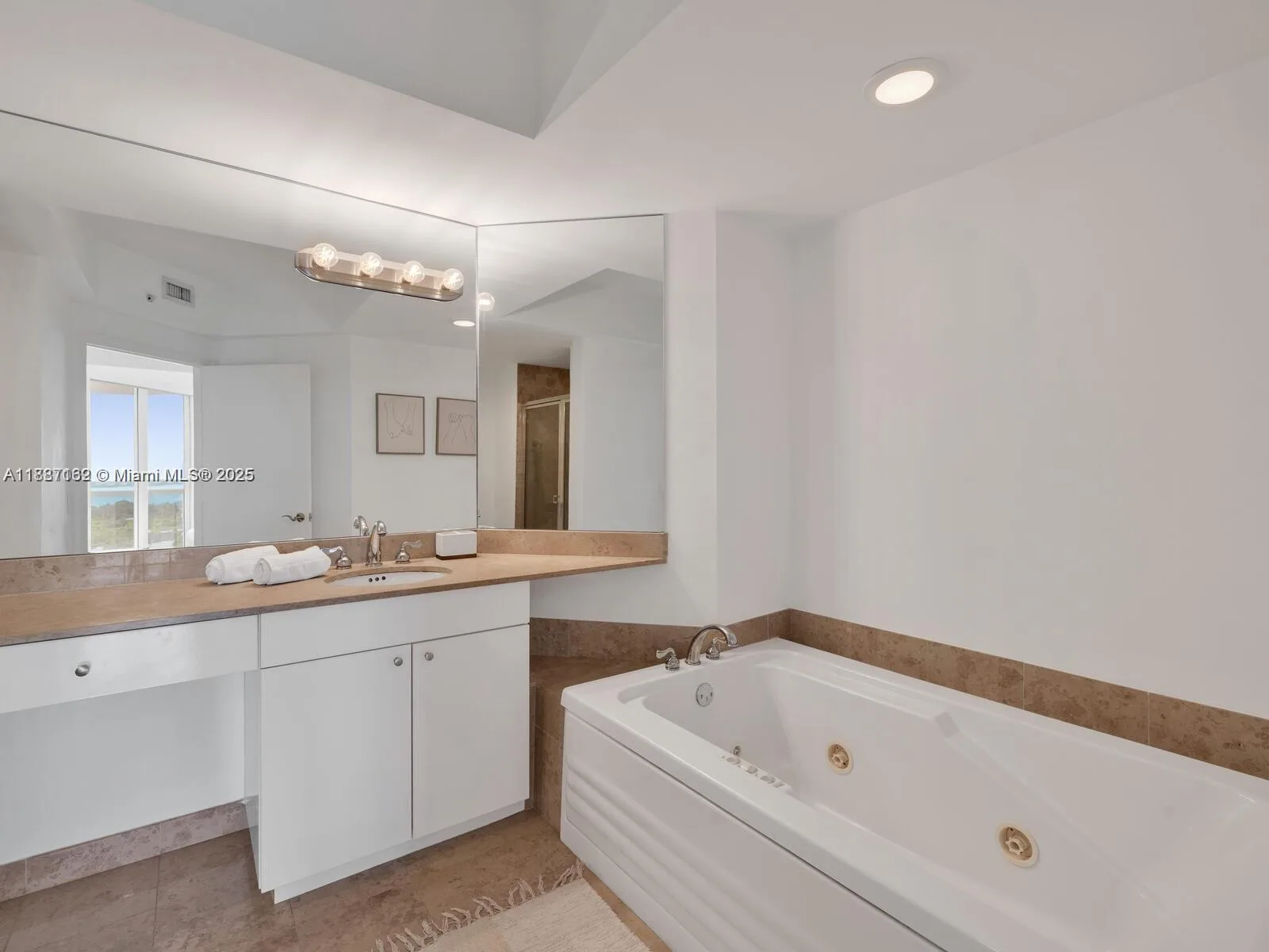 4779 Collins Ave # 2006, Miami Beach, FL 33140 photo 12